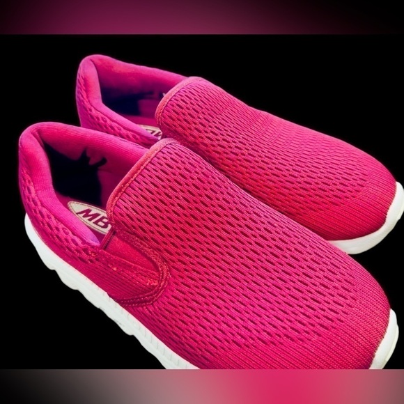 MBT | Speed 17 Running Slip-Ons (7) | Wine - Picture 4 of 7